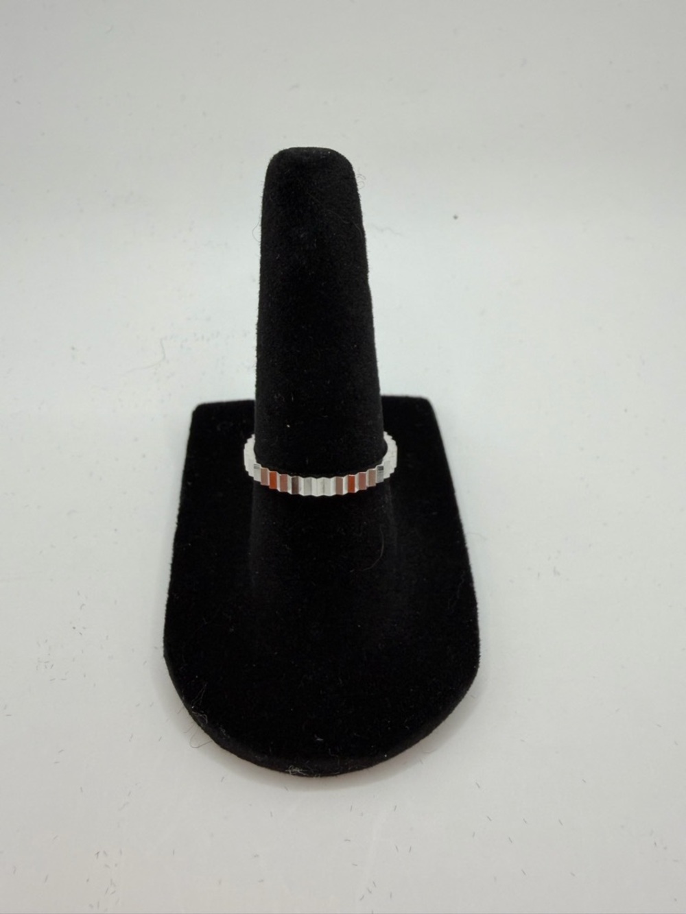 Ring Concierge Fluted White Gold Stackable Ring Size 6 - Picture 2 of 10